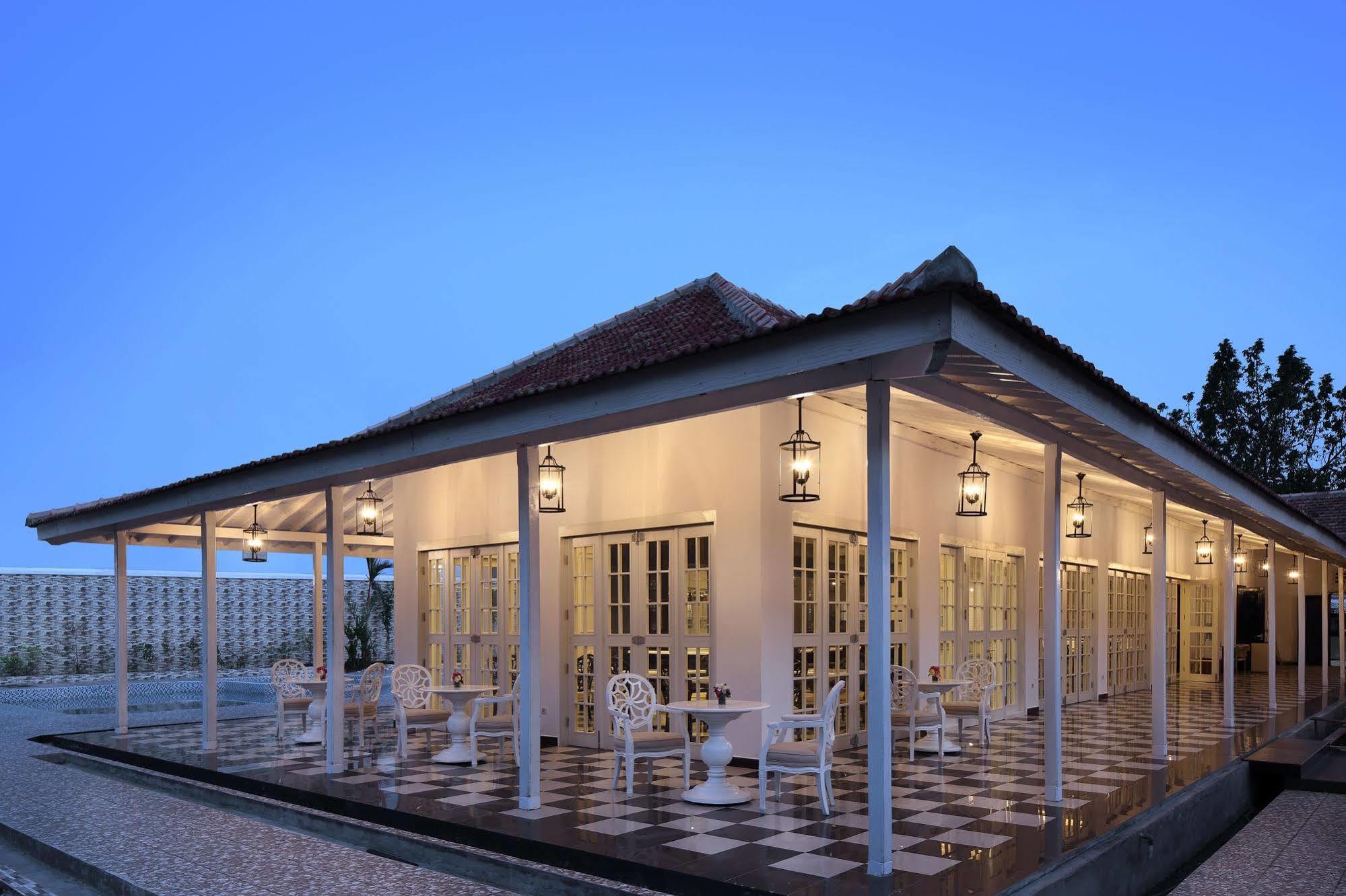 Menumbing Heritage Hotel Pangkal Pinang Exterior foto